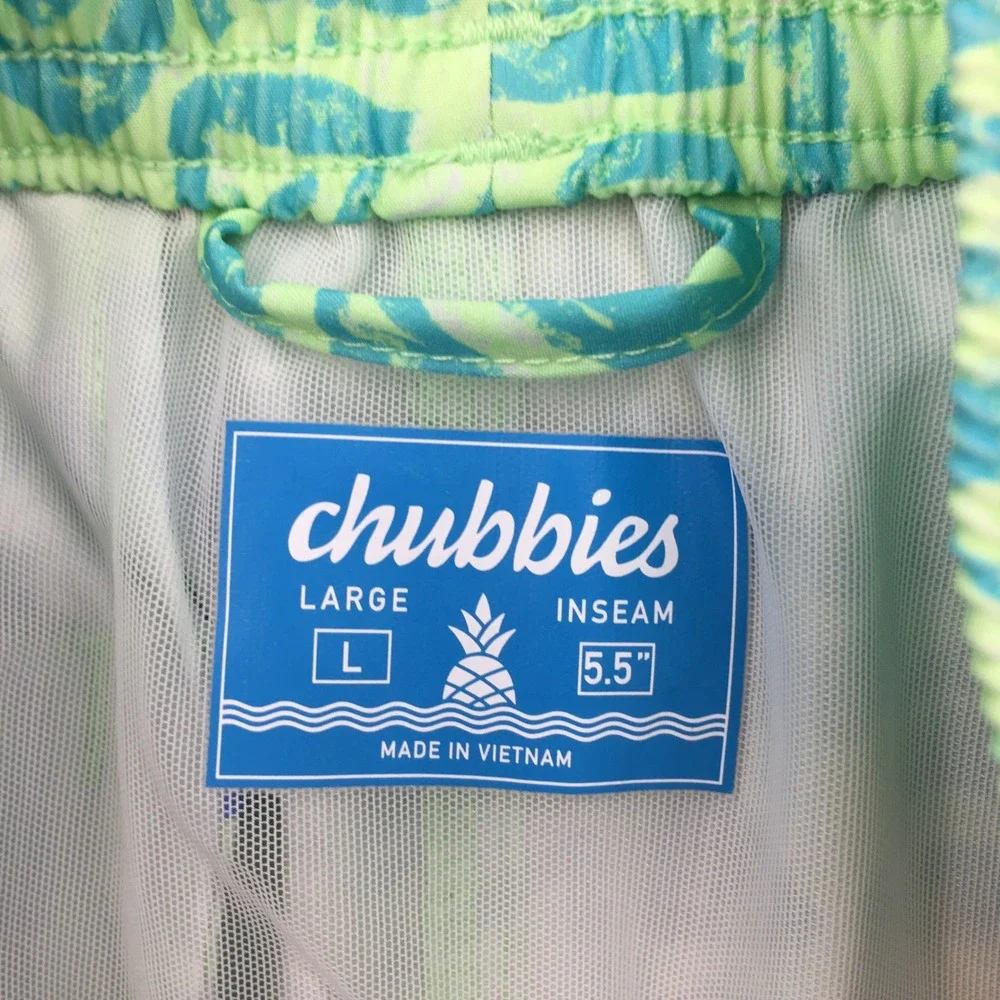Chubbies Mens Swim Trunks Large 5.5 Inseam Green Blue Tiki Tribal Board Shorts